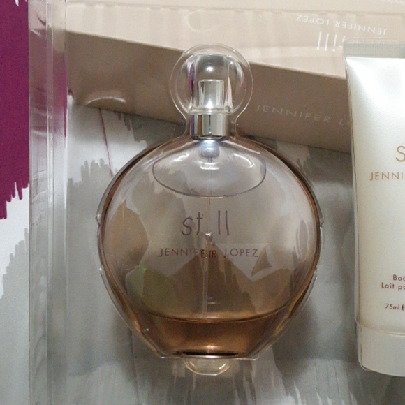 Still Set - Picture 2 of 3